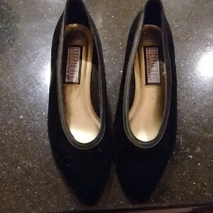 Women's Steppin' Out By Highlights Slip In Velour Pumps